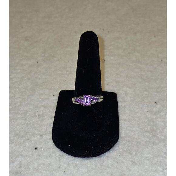 10K White Gold Princess Cut Ring Size 7 – Pink/Purple Gemstone Band Elegant Gift - Picture 1 of 5